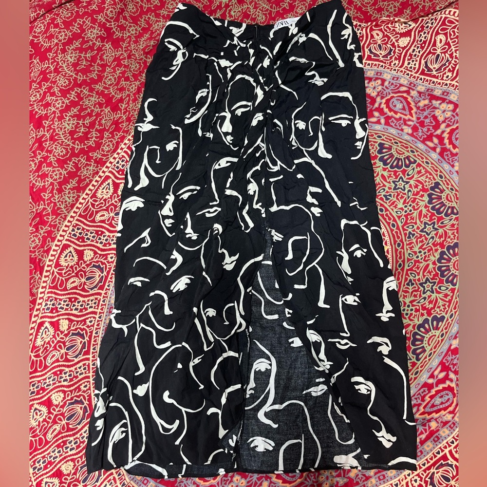 Zara mid/long skirt. Size S